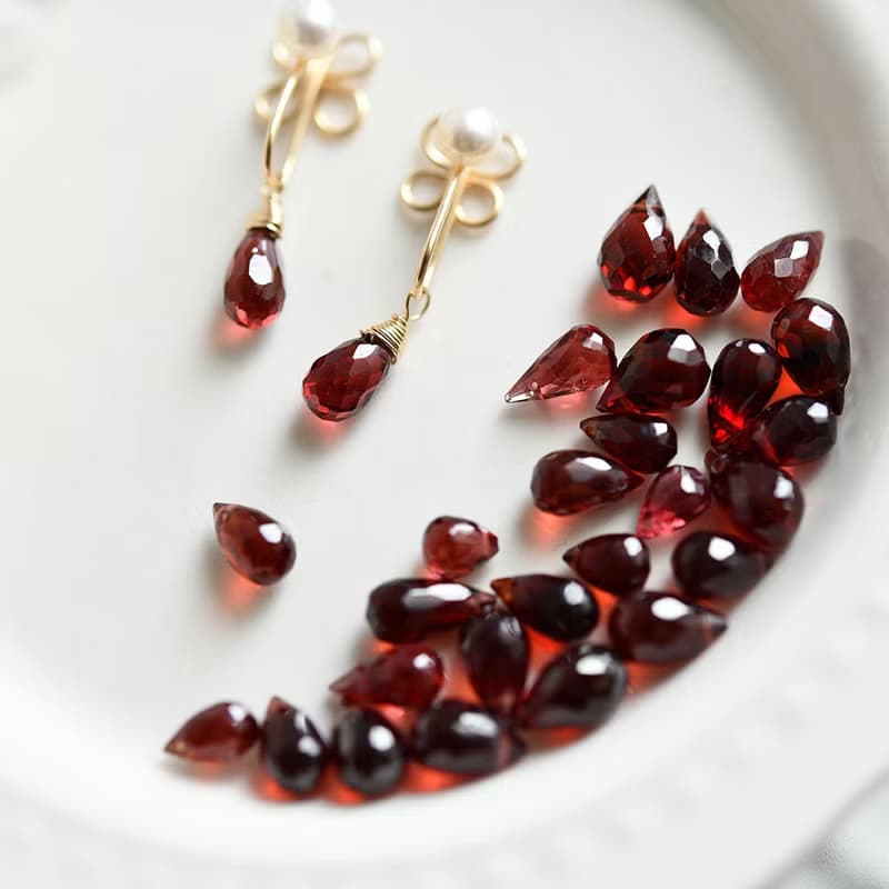 RLL.S限定　オリジナル　パール ガーネットとクローバー　本当に痛くないノンホールピアス 1月誕生石