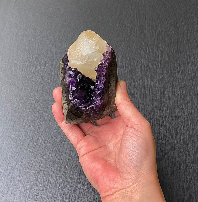 招財開運-天然原礦異象頂級帝王紫 紫晶鎮共生方解石快速出貨