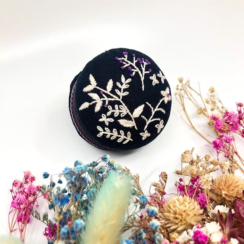 刺繡馬卡龍零錢包/耳機包/首飾盒/吊飾