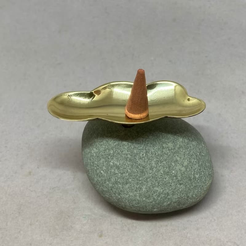 香道/燻香座~雲起石(B款小)單品~可置香錐,黃銅拋光搭配石頭質感!