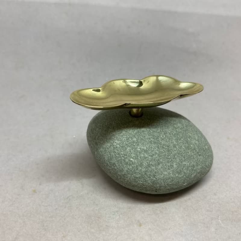 香道/燻香座~雲起石(B款小)單品~可置香錐,黃銅拋光搭配石頭質感!