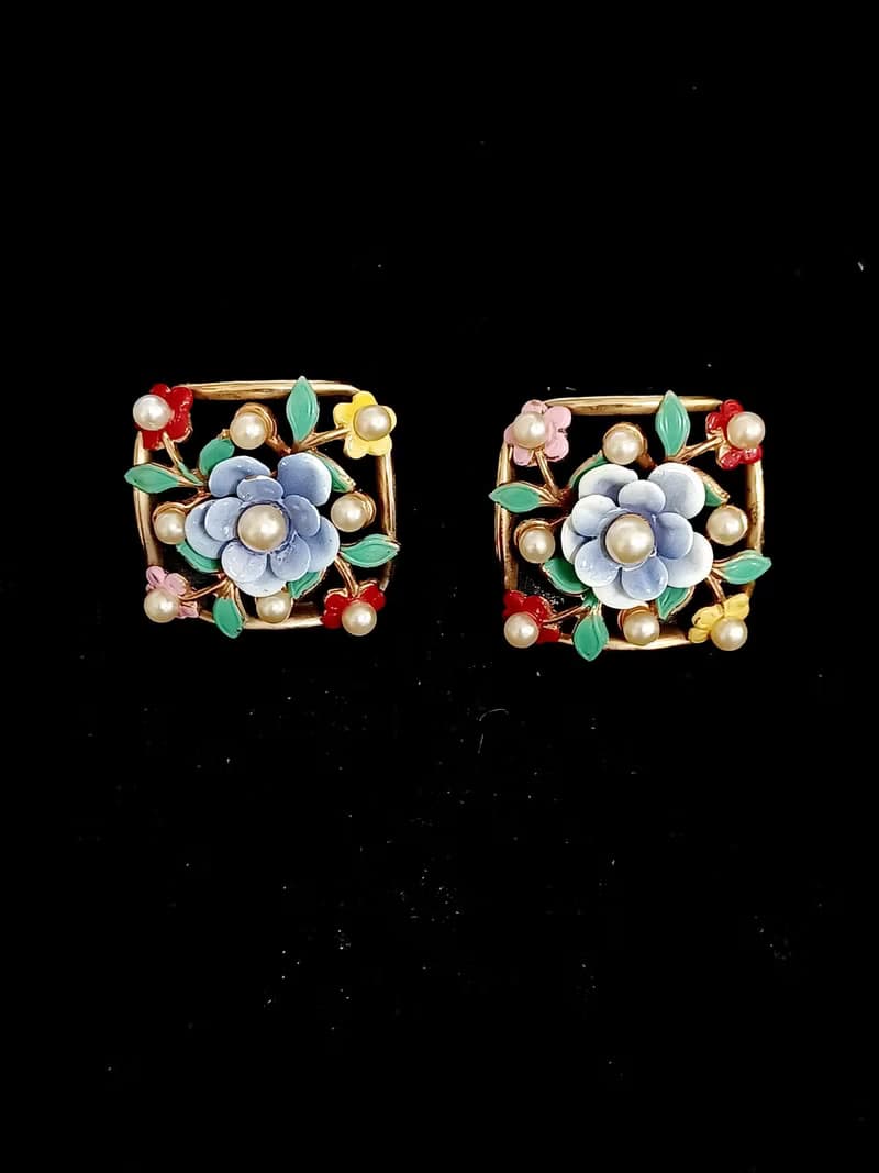 vintage jewelry古典珍品  Alice 琺瑯立體珍珠花卉 夾式耳環