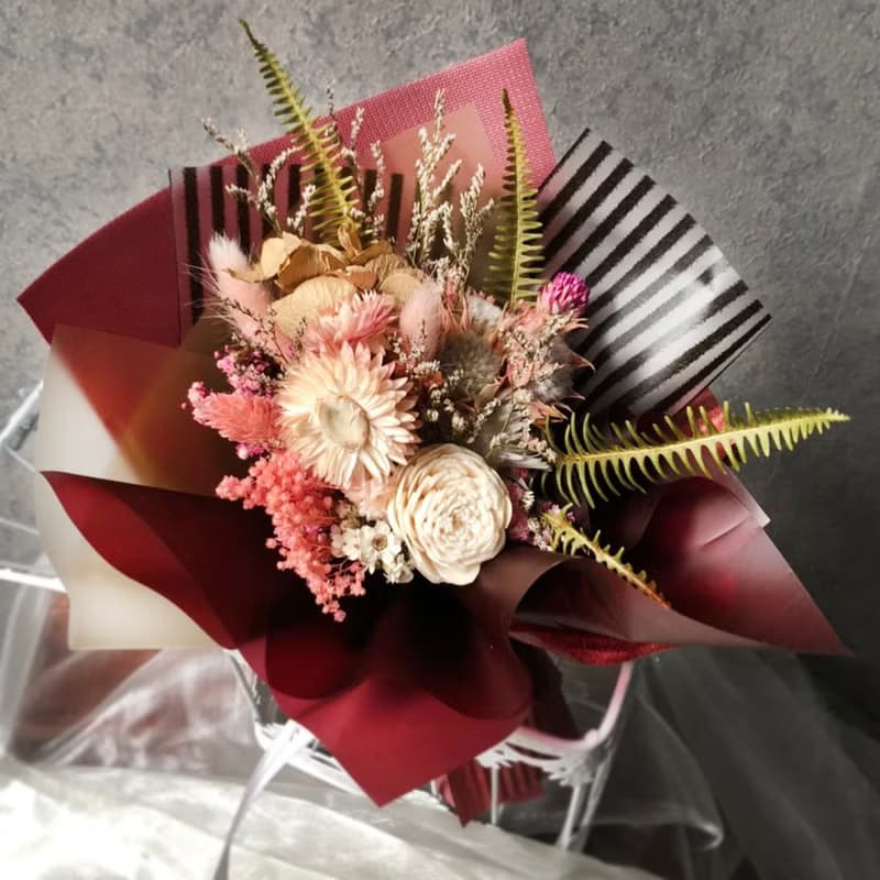 胭脂紅乾燥花束 畢業花束 | 生日  情人節首選 | 台北可自取