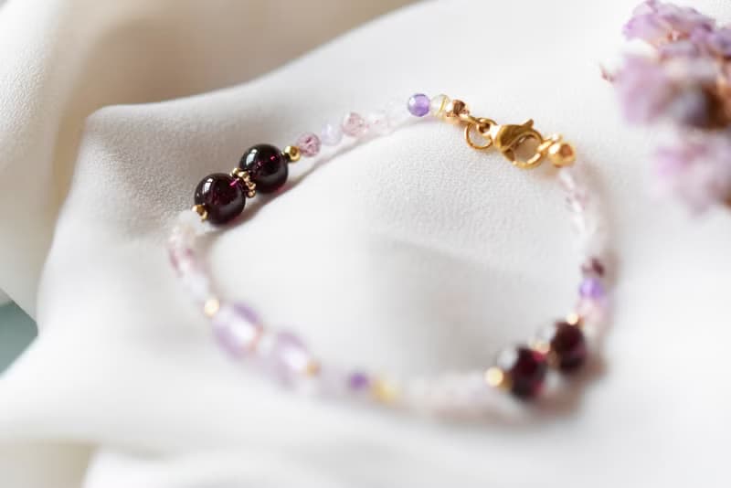 幸福的你。超級7 石榴石 薰衣草紫水晶 18K包金 天然石/水晶 手鍊