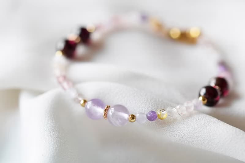 幸福的你。超級7 石榴石 薰衣草紫水晶 18K包金 天然石/水晶 手鍊