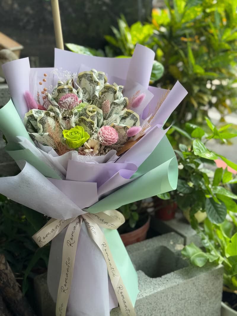 出奇制勝的有錢花束  不包含美鈔金額