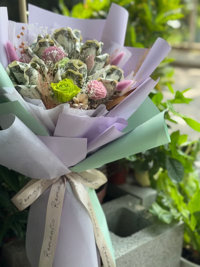 出奇制勝的有錢花束  不包含美鈔金額