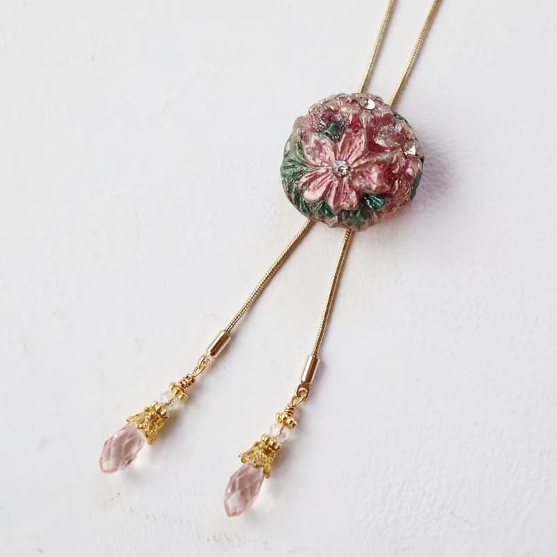 桜花のループタイ　ネックレス・ラリエット風　薄紅色×桜色