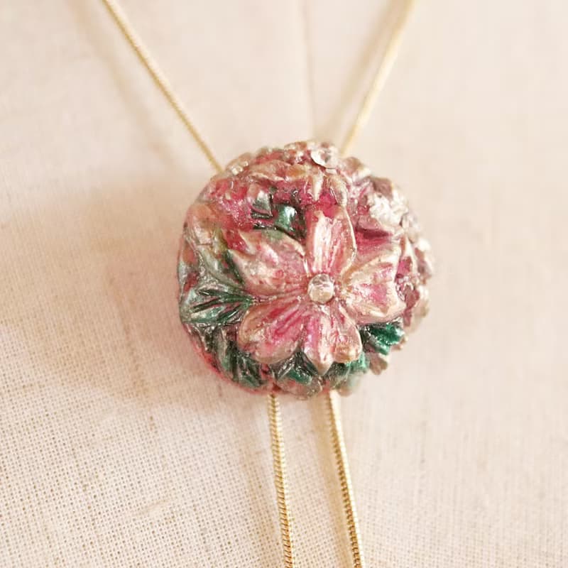 桜花のループタイ　ネックレス・ラリエット風　薄紅色×桜色