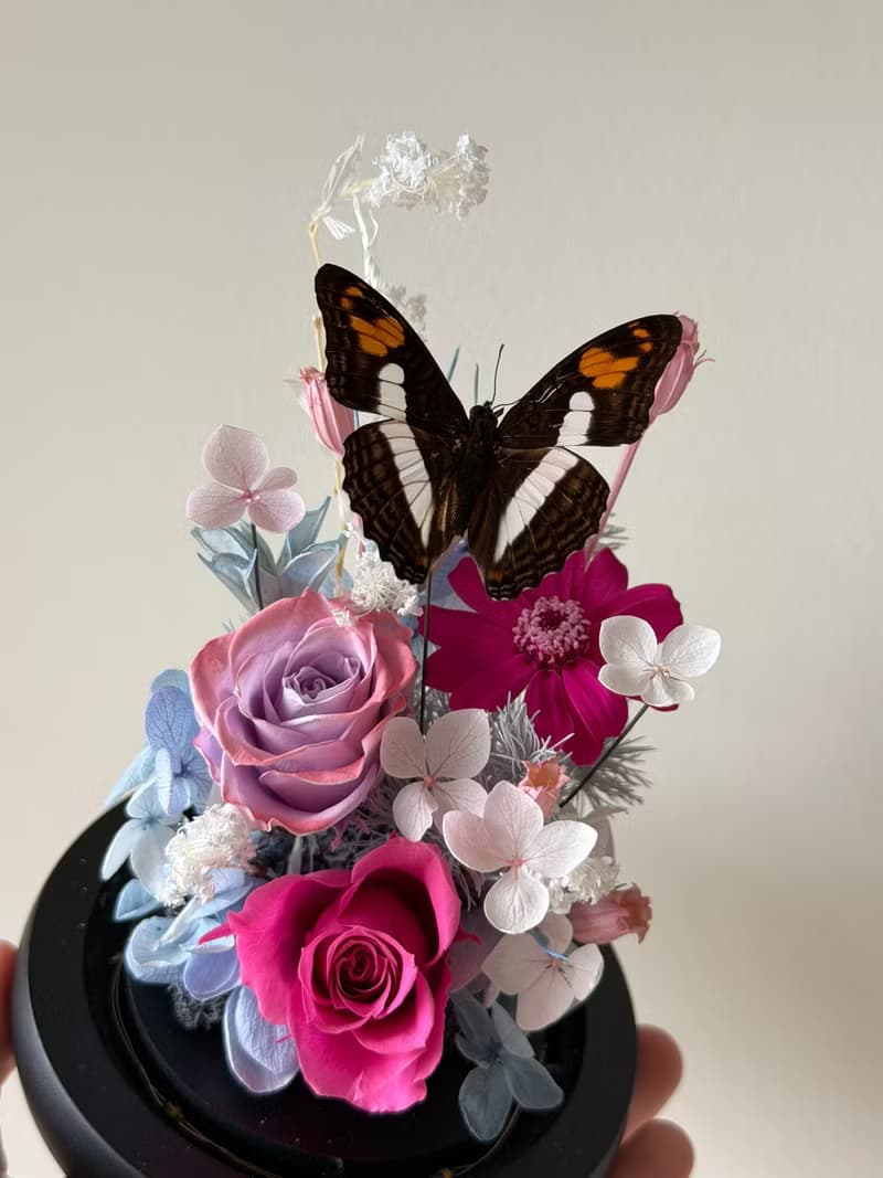 春庭永生玫瑰 蝴蝶玻璃盅 -榮退禮/情人節/訂婚/紀念/入厝/生日