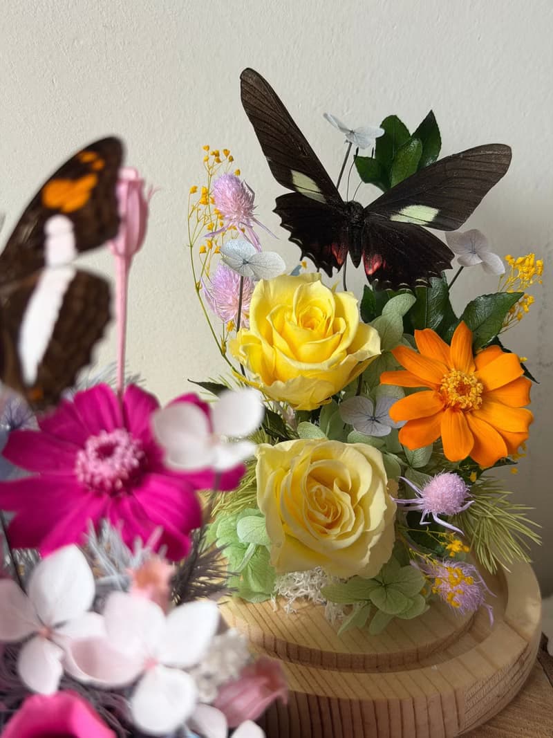 春庭永生玫瑰 蝴蝶玻璃盅 -榮退禮/情人節/訂婚/紀念/入厝/生日