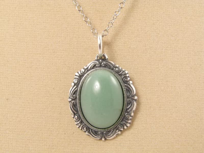 Green Aventurine Pendant Necklace Vintage Mint Sage Green Stone Necklace Jewelry