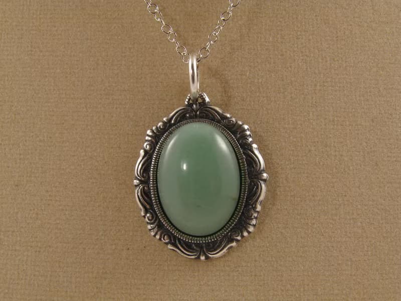Green Aventurine Pendant Necklace Vintage Mint Sage Green Stone Necklace Jewelry