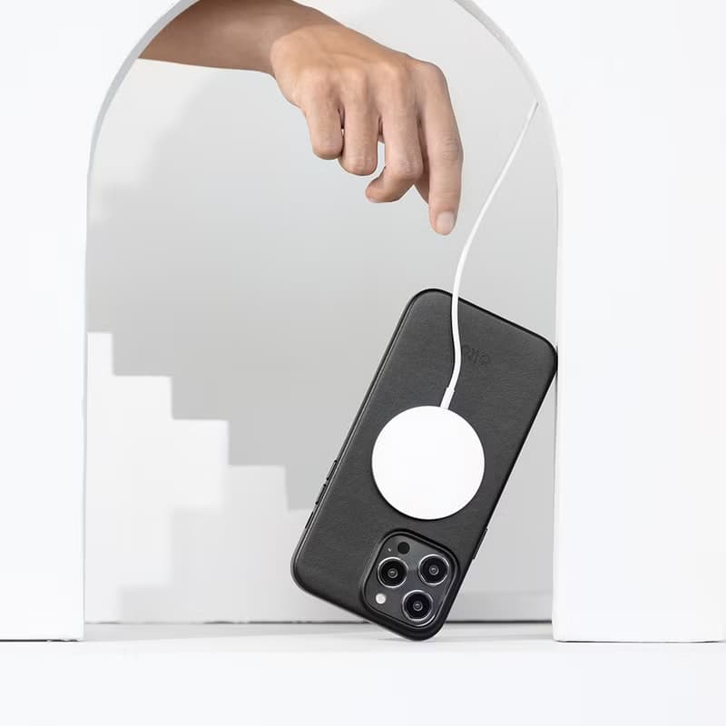 磁吸防摔皮革手機殼 iPhone 14系列 —渡鴉黑