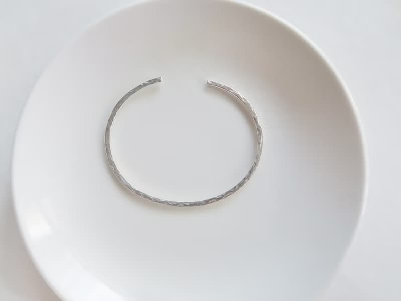 925純銀 波光 實心 鍛敲紋 C型 開口式 手環 免費送禮包裝
