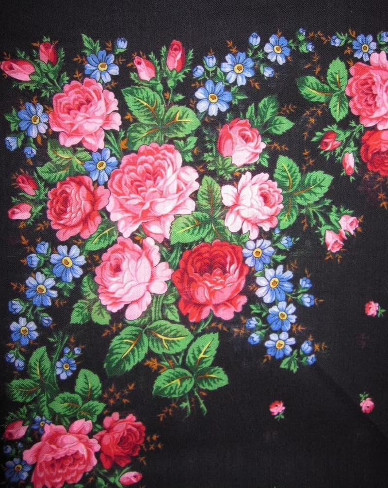 Authentic Pavlovo Posad Russian Shawl Scarf Soft 100% Wool 89x89 cm 1317-18