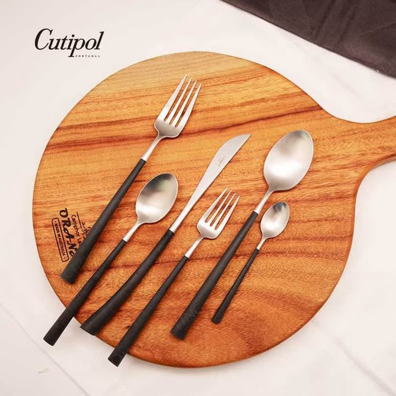 NOOR系列黑銀22.3CM主餐叉