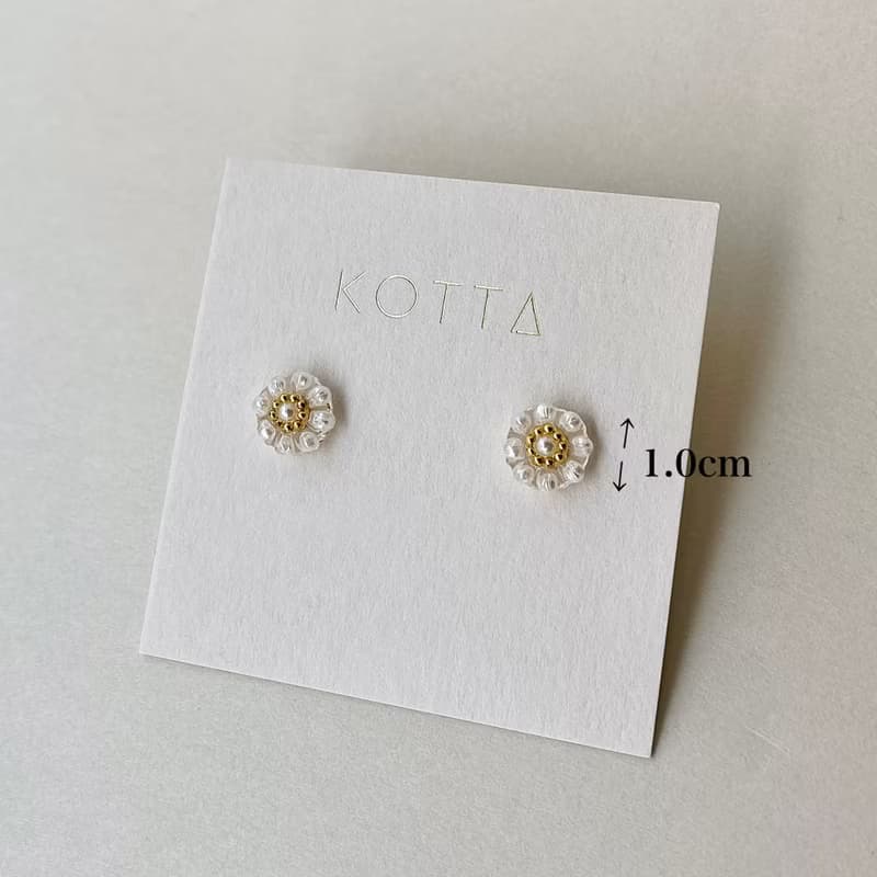 ミニパールフラワーピアス/イヤリング