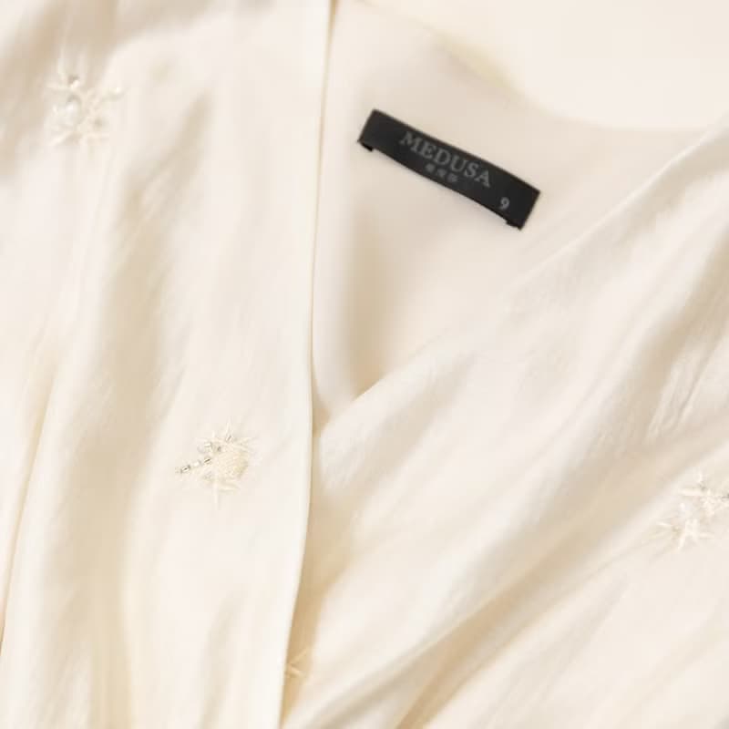 【MEDUSA】高級天絲斜蓋米白小禮服(M-XL) | 約會洋裝 媽媽禮服