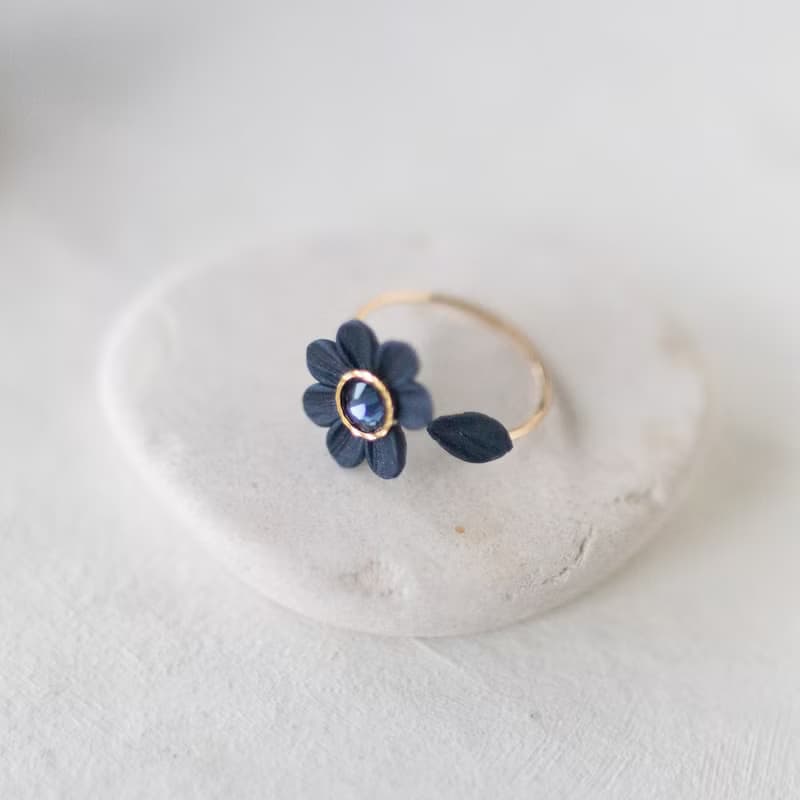 【14KGF】開口戒 / 包金軟陶 花算命  / 海軍藍 雛菊 / Free Size