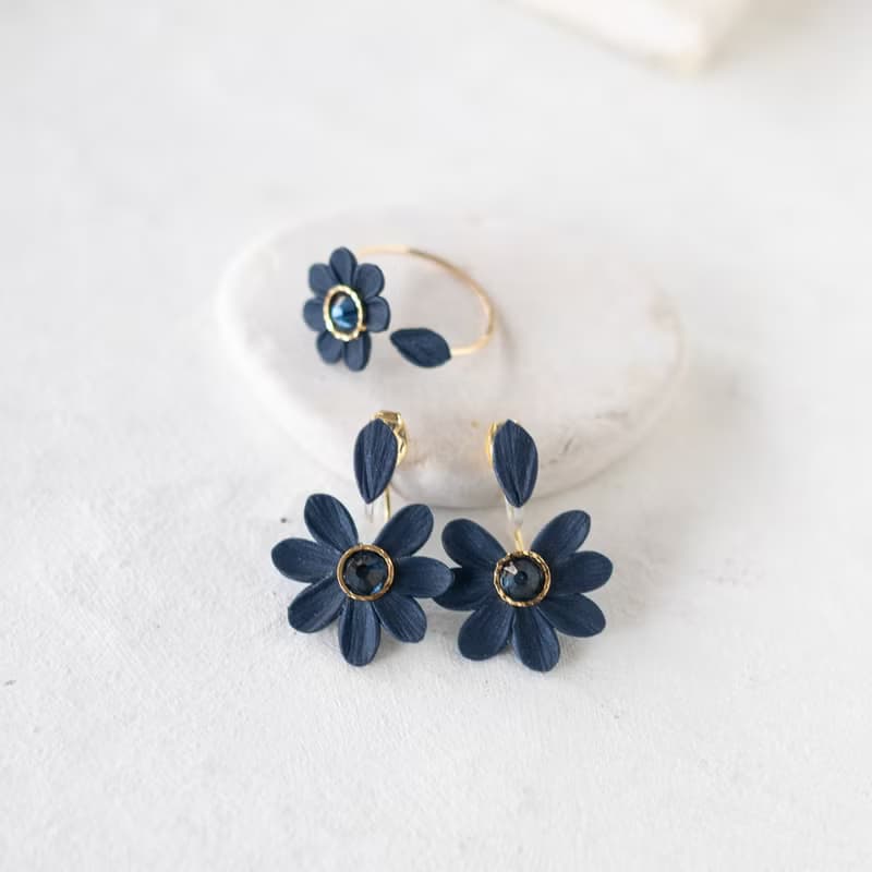 【14KGF】開口戒 / 包金軟陶 花算命  / 海軍藍 雛菊 / Free Size