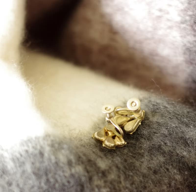 -古董透光萊茵石夾式耳環  C699