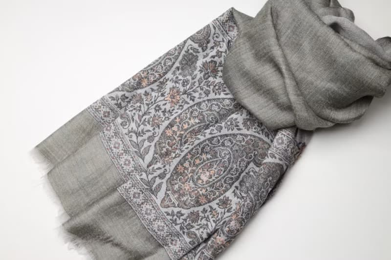 【聖誕禮物】喀什米爾羊絨編織卡尼葉子/灰橄欖色圍巾披肩現貨