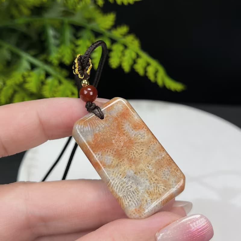 天然冰灰橘珊瑚玉吊墜冰潤玉化蟲紋長方形無事牌菊花玉項錬保平安