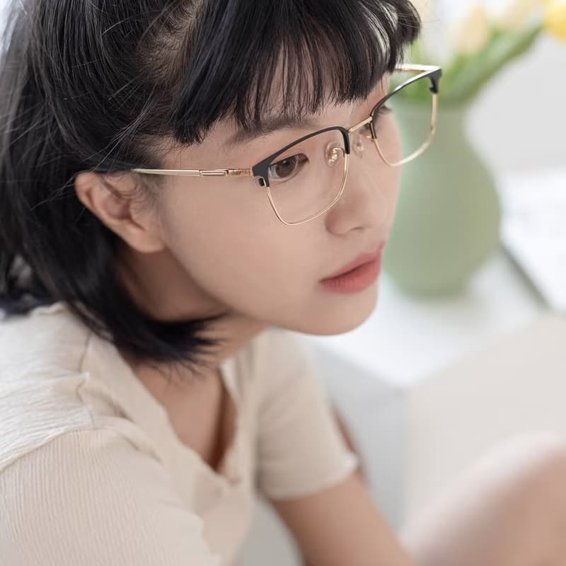 FROMEYES 高折射率濾藍光×鈦質感長方形框眼鏡