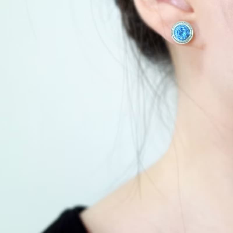 空想#13 莖幹玫瑰繡手刺繡耳環 耳夾/耳針