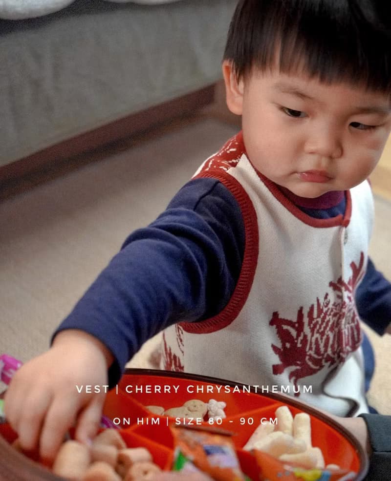 寶寶 幼生禮物 童裝 全棉菊花圖案開胸針織背心-櫻桃色白色大菊花