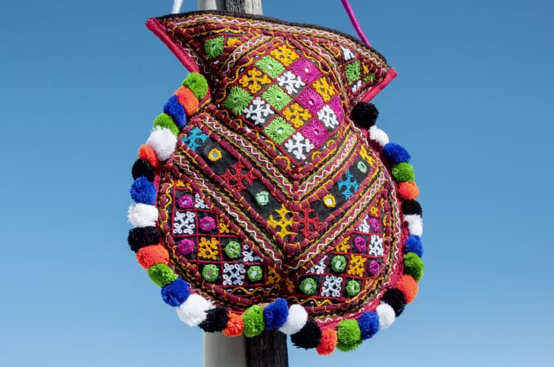 手工刺繡斜背包 民族風包 側背包 肩背包 手工包 刺繡包-沙漠旅行