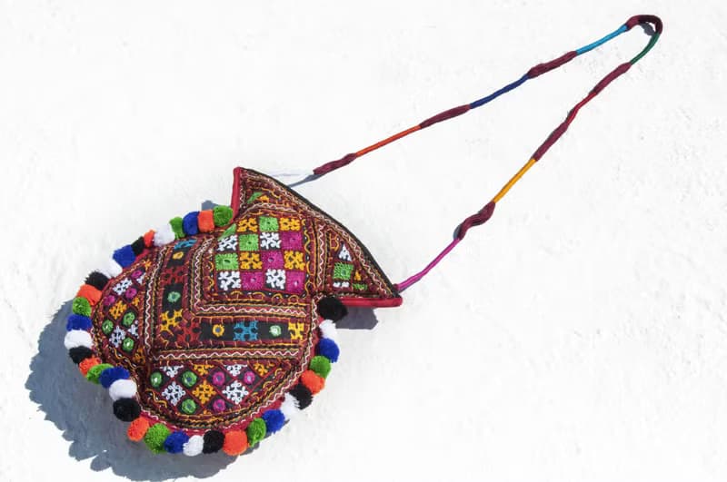 手工刺繡斜背包 民族風包 側背包 肩背包 手工包 刺繡包-沙漠旅行