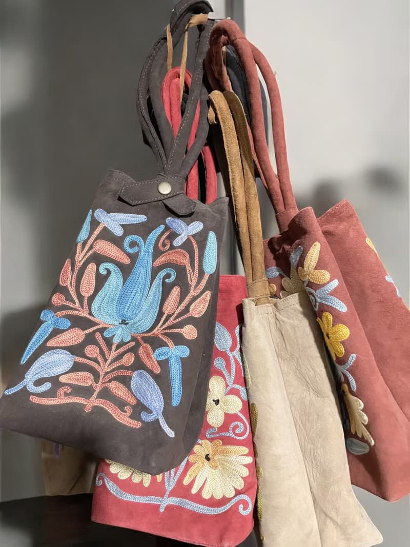 印度喀什米爾 手工麂皮刺繡長型手袋