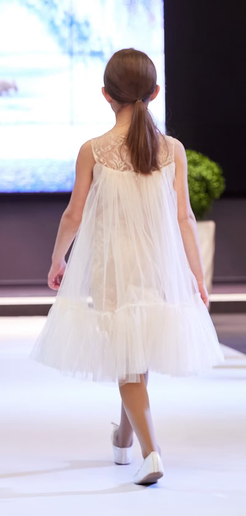 Elegant flower girl dress for wedding, birthday, concerts