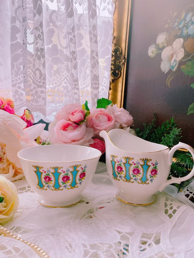 1950年英國骨瓷粉紅玫瑰花束奶壺糖碗庫存品