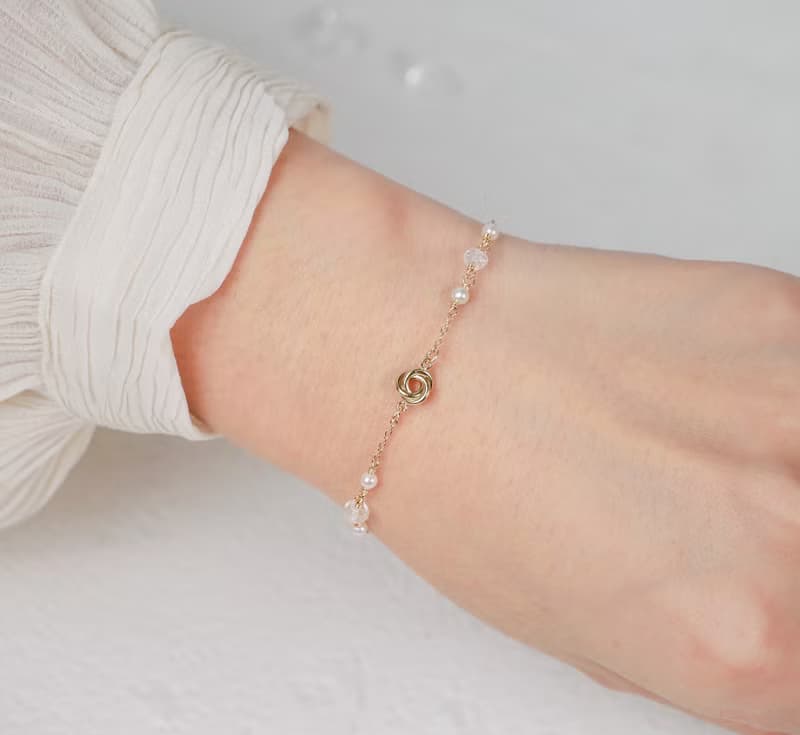 玫瑰心 14kgf 天然珍珠月光石簡約手鍊(白玫瑰)