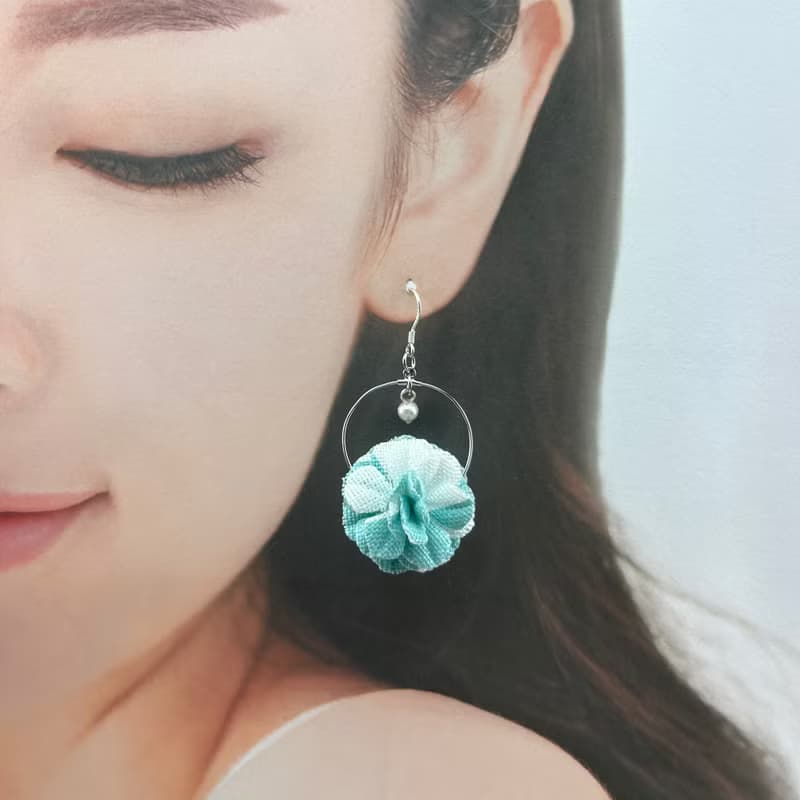 Airy 通透的空氣感小綠圓銀件耳環