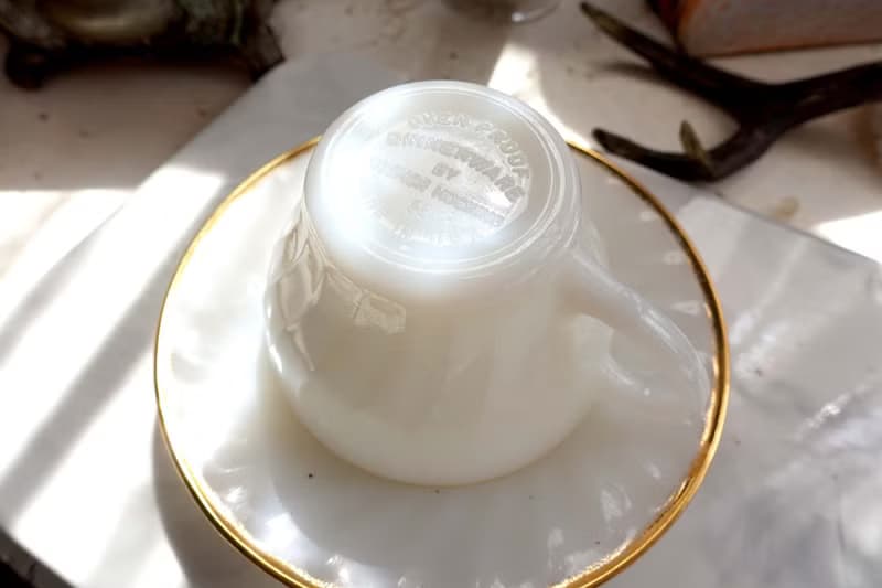 FIRE KING 白色金邊半透玻璃杯茶杯咖啡杯 60s懷舊餐具古董品收藏