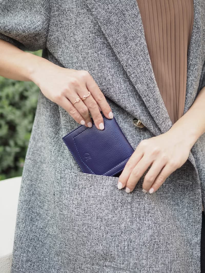 Hannah (Indigo) : Small leather short wallet, folded wallet, Mini wallet