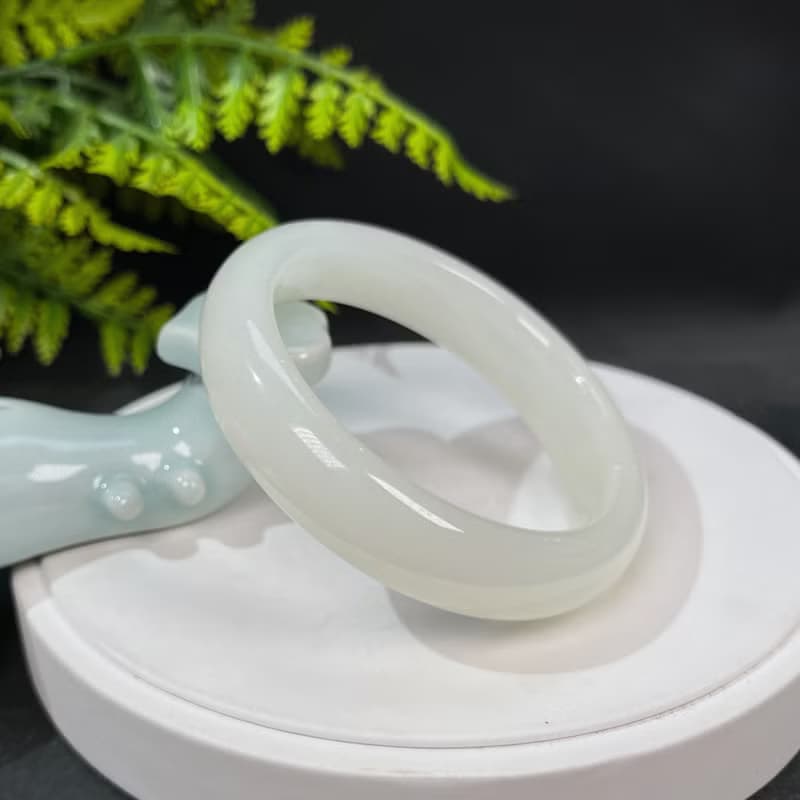 冰青玉手镯 61MM 溫潤米黃 碳酸鹽質玉手環 辟邪招財祥和護佑平安