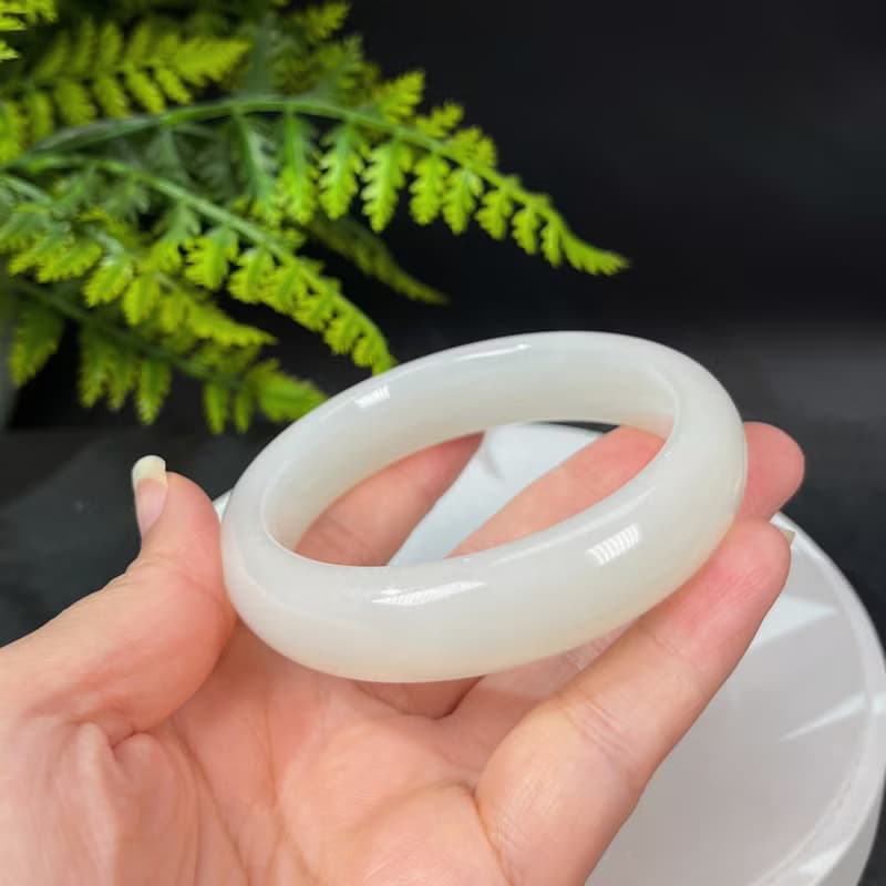 冰青玉手镯 61MM 溫潤米黃 碳酸鹽質玉手環 辟邪招財祥和護佑平安