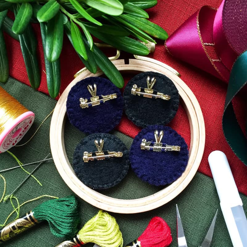 聖誕花環 手工刺繡胸針/項鍊吊墜 聖誕節限定 B款