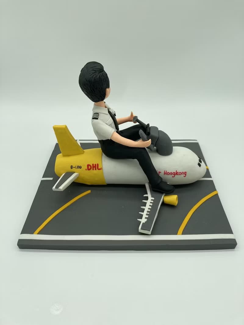 DHL飛機師起飛 場景 榮休禮物 航空散水禮物 離職禮物 企業