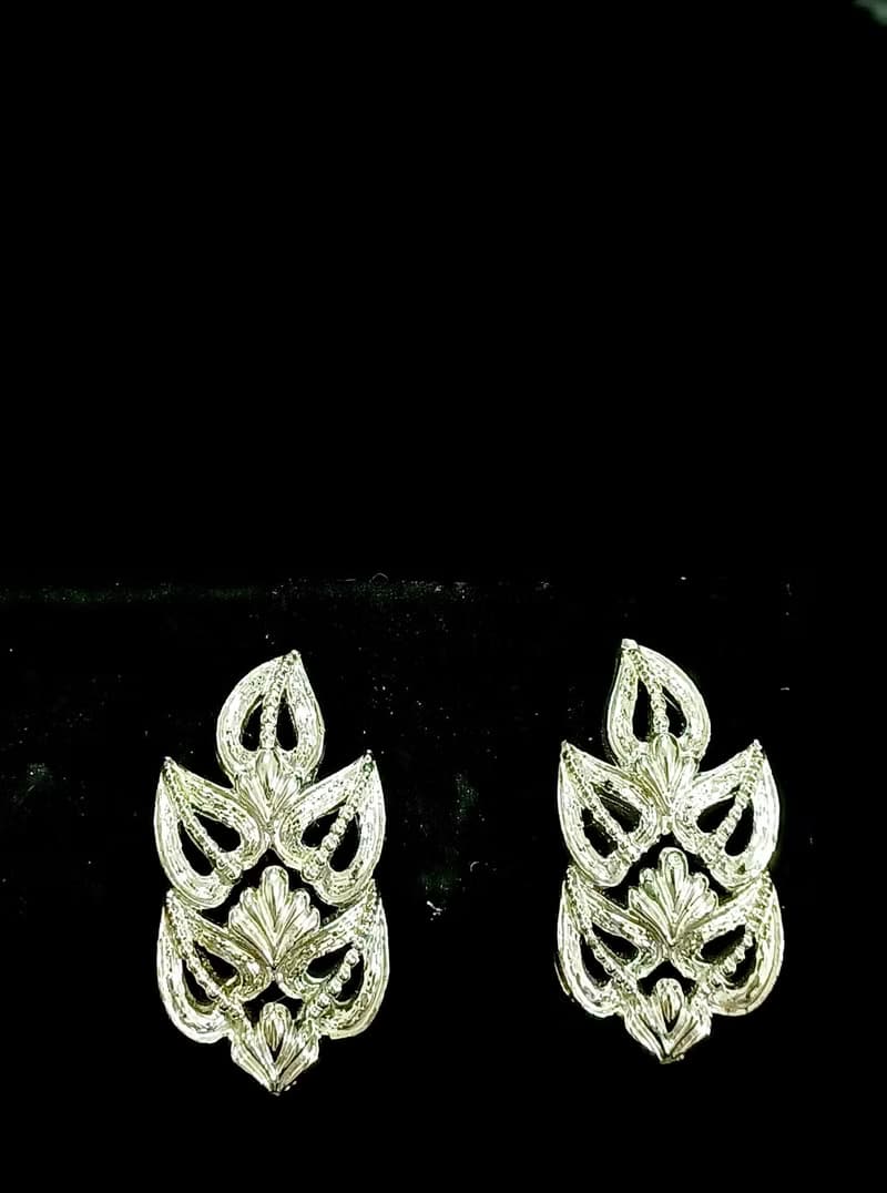 vintage jewelry  銀色葉形徽章夾式耳環