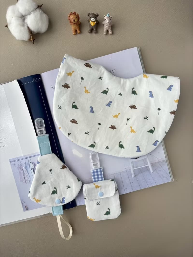 寶寶彌月禮 文青小恐龍 口水巾 新生兒彌月禮  圍兜兜