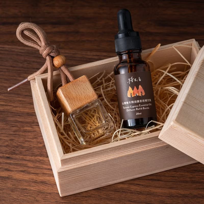 台灣檜木精油車用擴香瓶吊飾8ml + 擴香液補充瓶