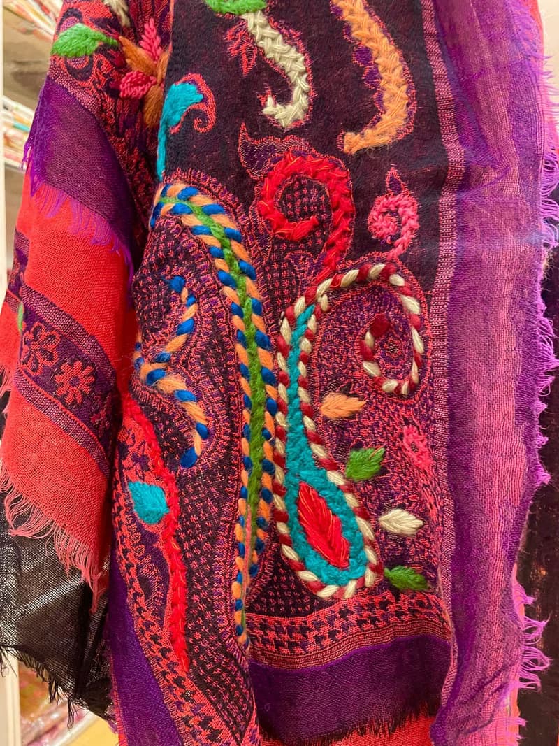 【母親節精選】喀什米爾厚織水煮羊毛 手工刺繡圍巾-艷彩紛飛