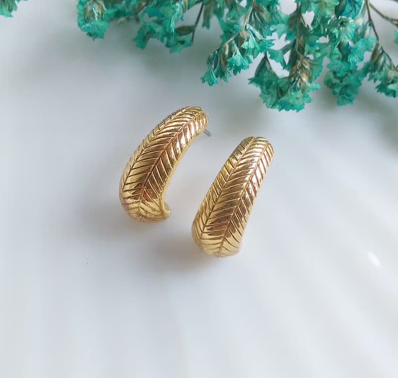 Vintage Jewelry 西洋古董飾品 金色調 小巧 秀氣摩登 針式耳環