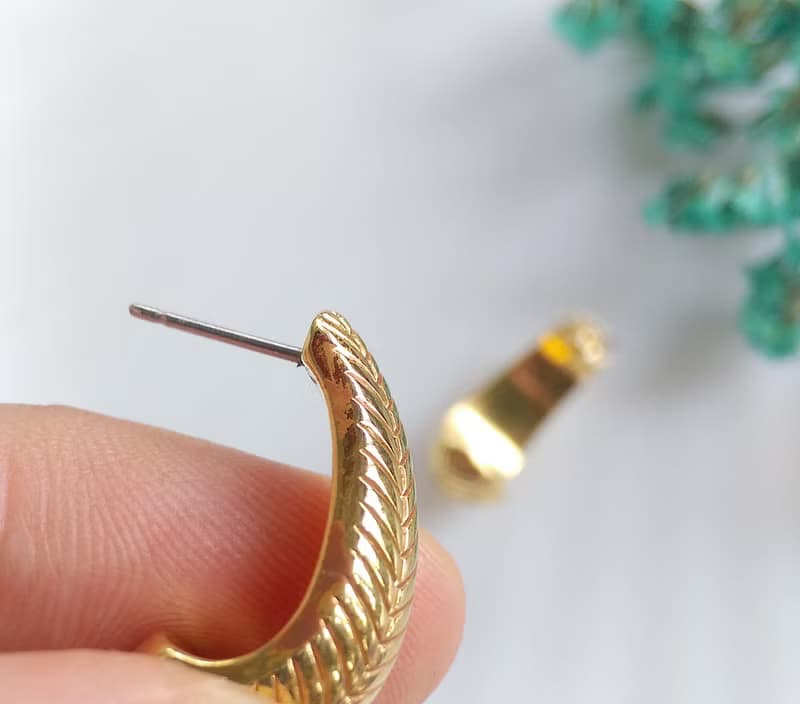 Vintage Jewelry 西洋古董飾品 金色調 小巧 秀氣摩登 針式耳環